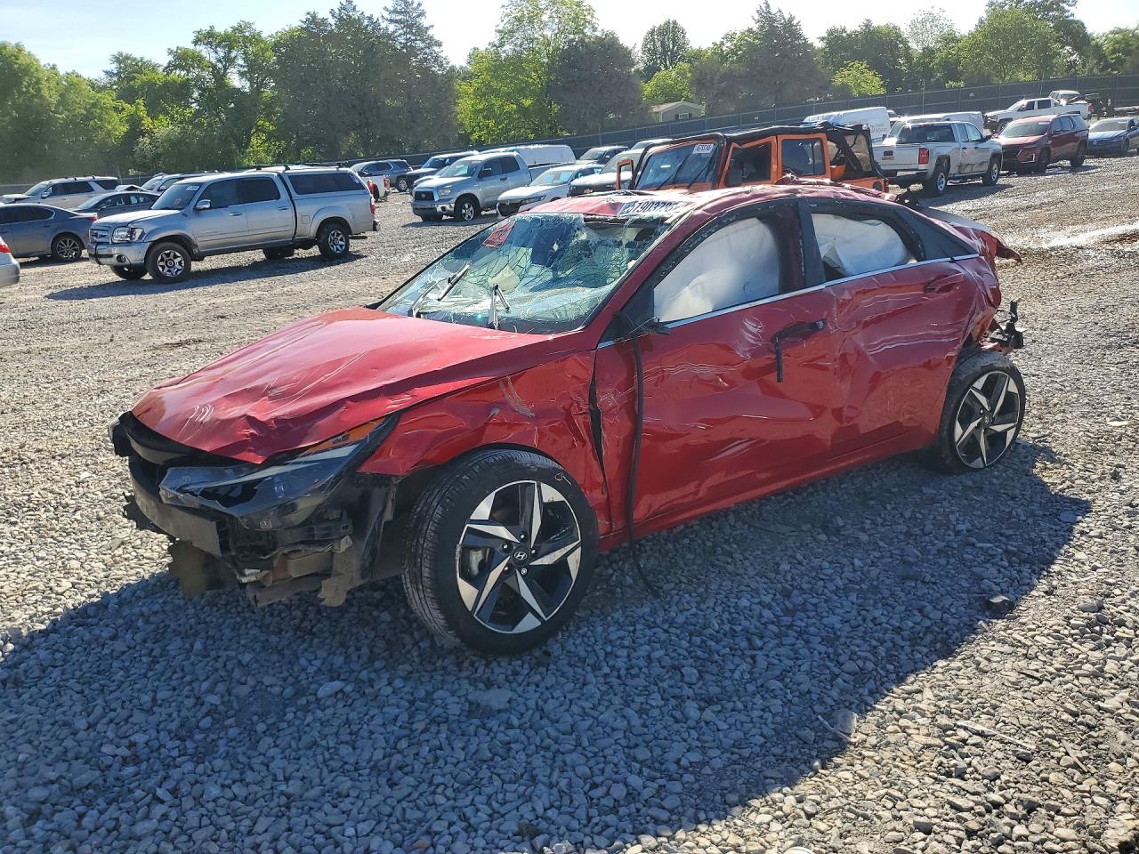 Salvage Hyundai ELANTRA Image