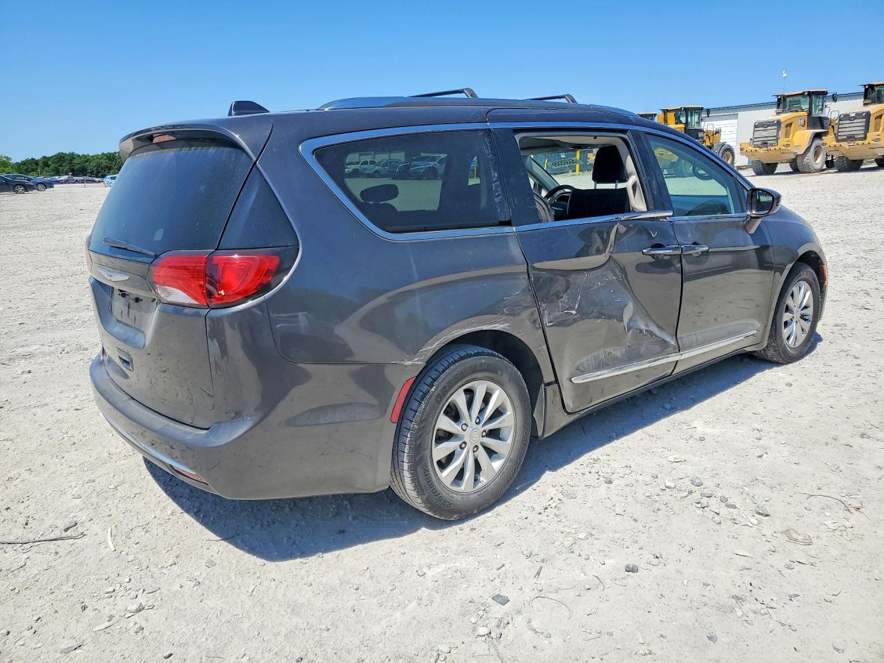Chrysler Pacifica Touring L