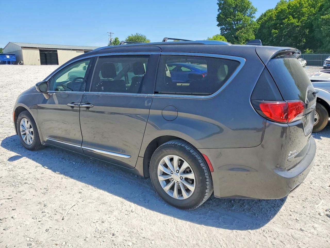 Chrysler Pacifica Touring L