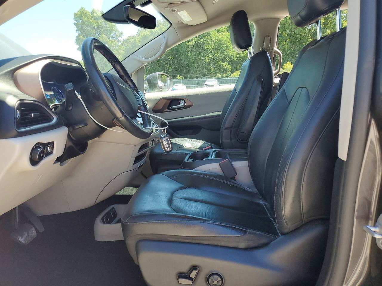 Chrysler Pacifica Touring L