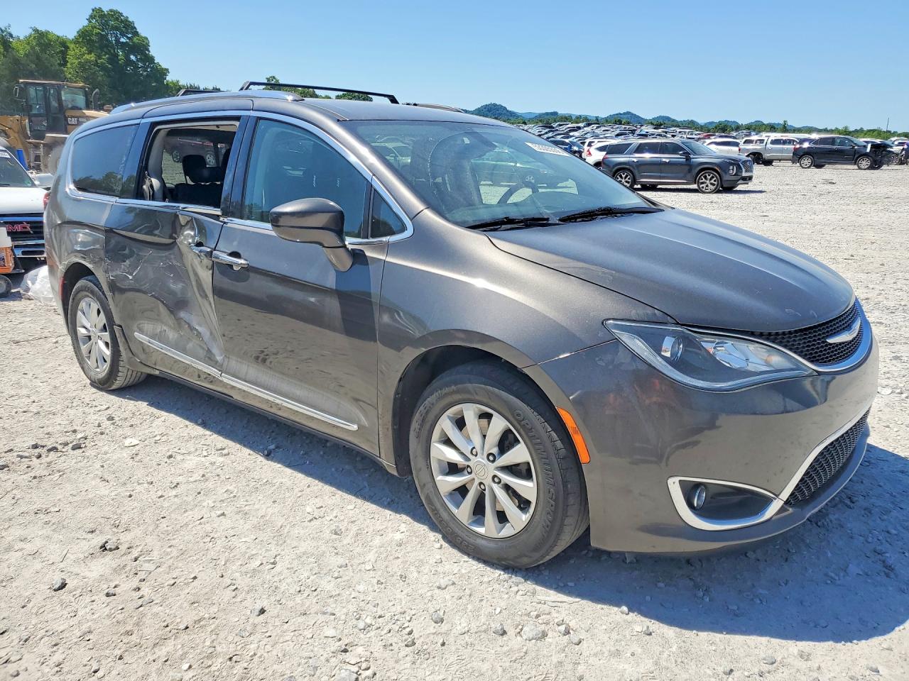 Chrysler Pacifica Touring L