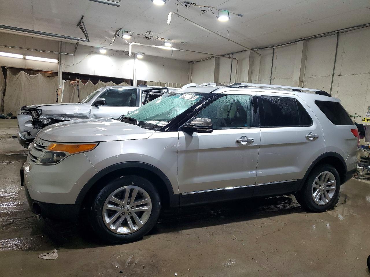 Salvage Ford Explorer Image