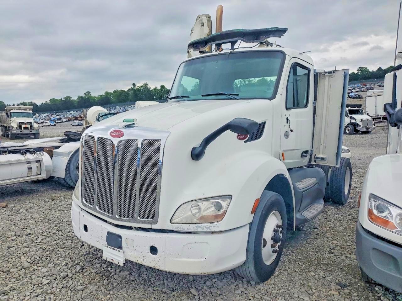 Peterbilt 579