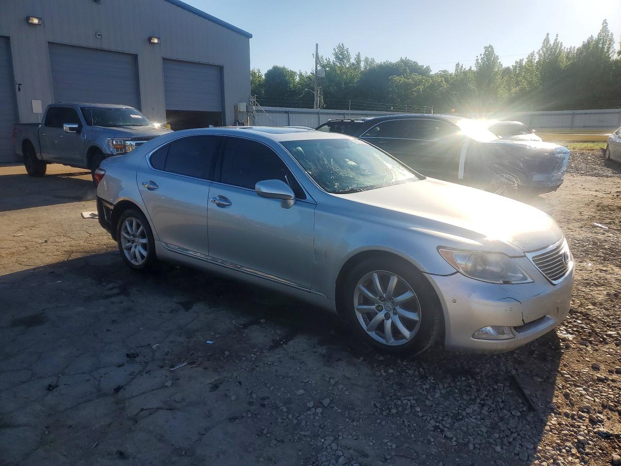 Lexus LS 460