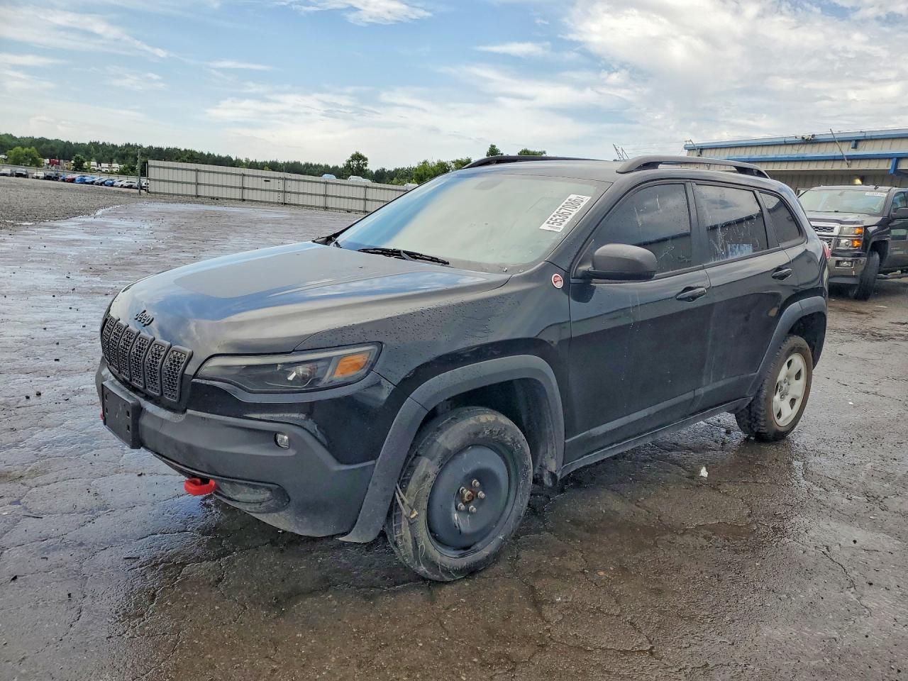 Salvage Jeep Cherokee Image