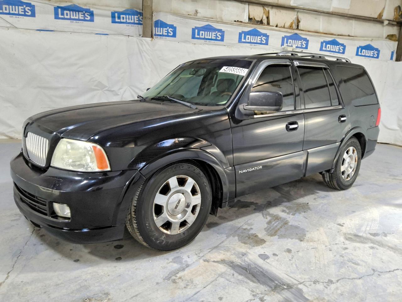 Salvage Lincoln Navigator Image