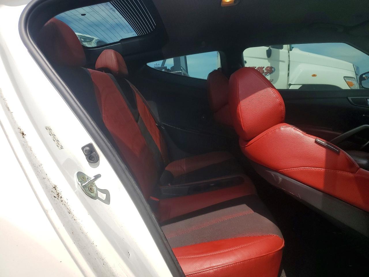 Hyundai VELOSTER Turbo