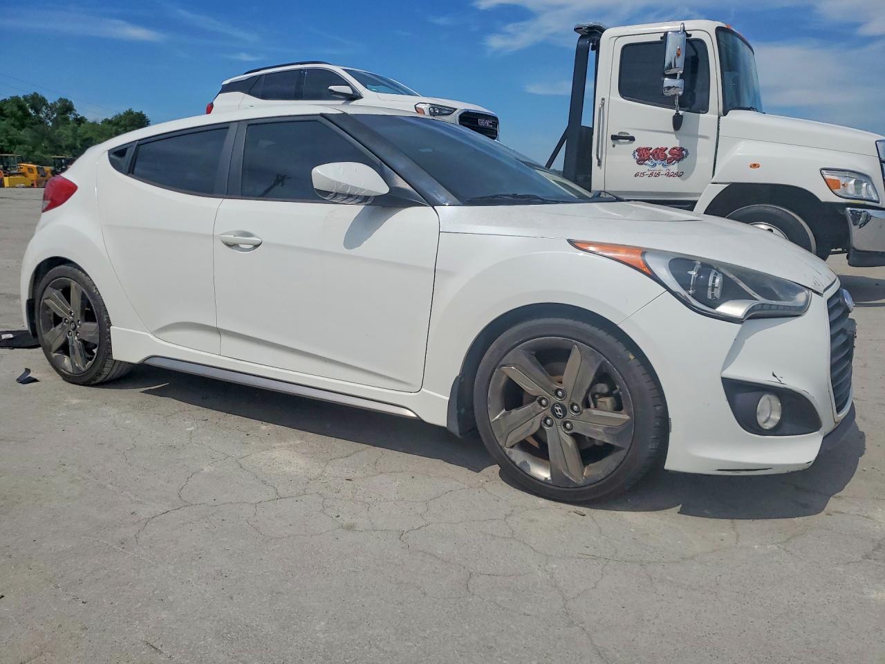 Hyundai VELOSTER Turbo