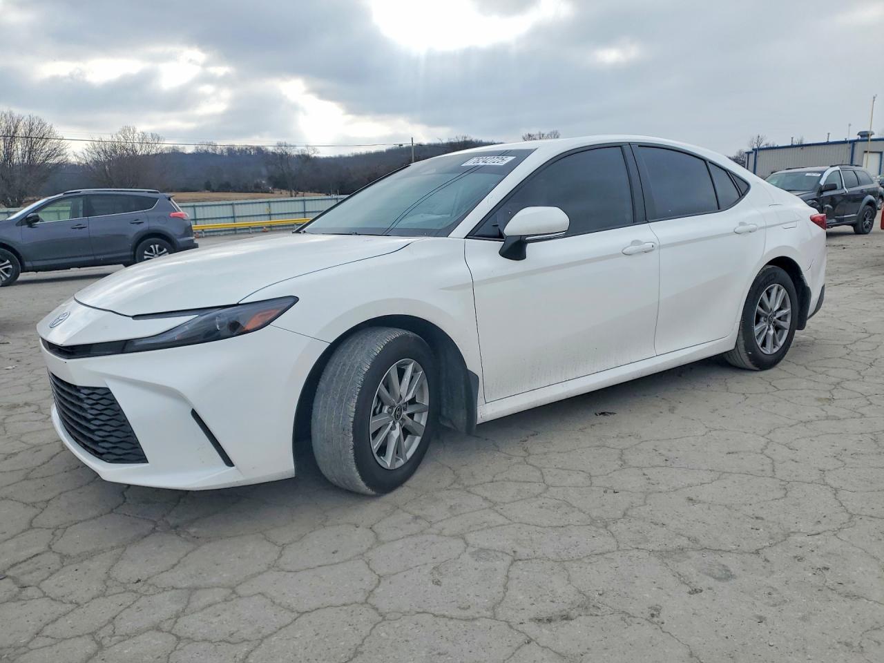 Salvage Toyota Camry Image