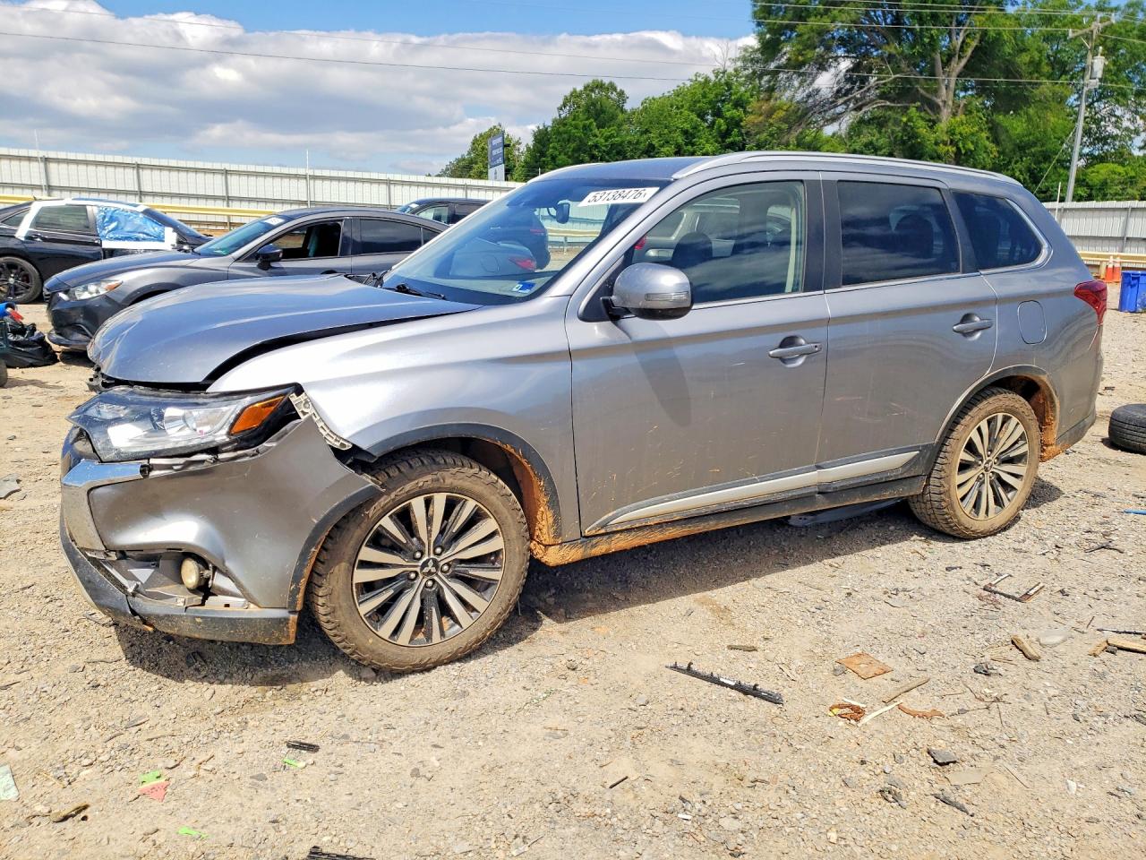 Salvage Mitsubishi Outlander Image