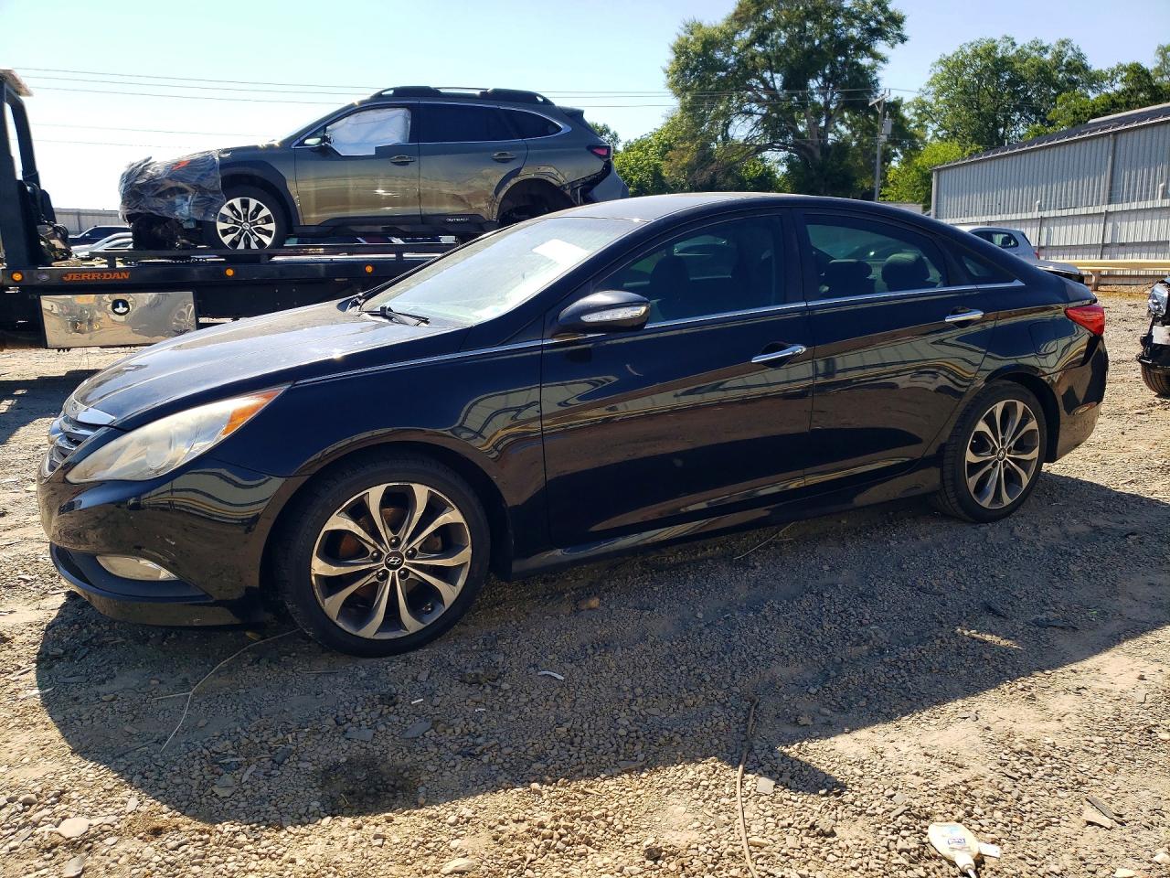 Salvage Hyundai SONATA Image