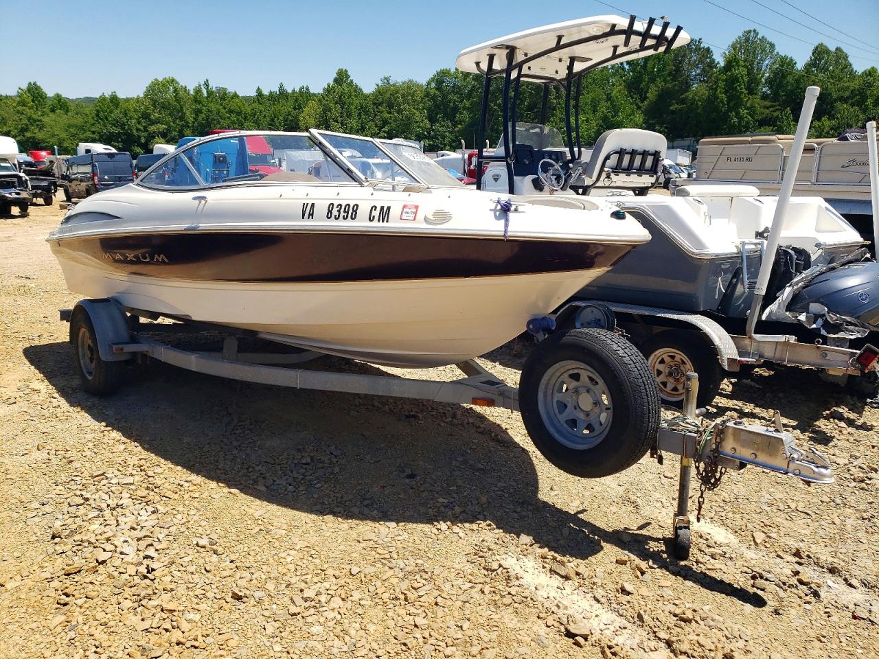 Salvage Maxum Other Image