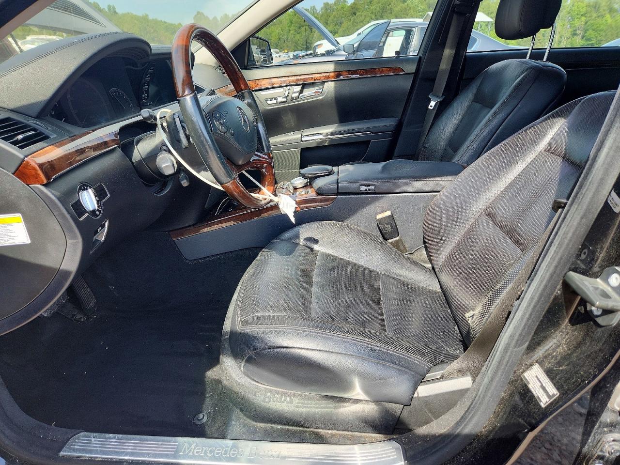 Mercedes-Benz S-Class 550