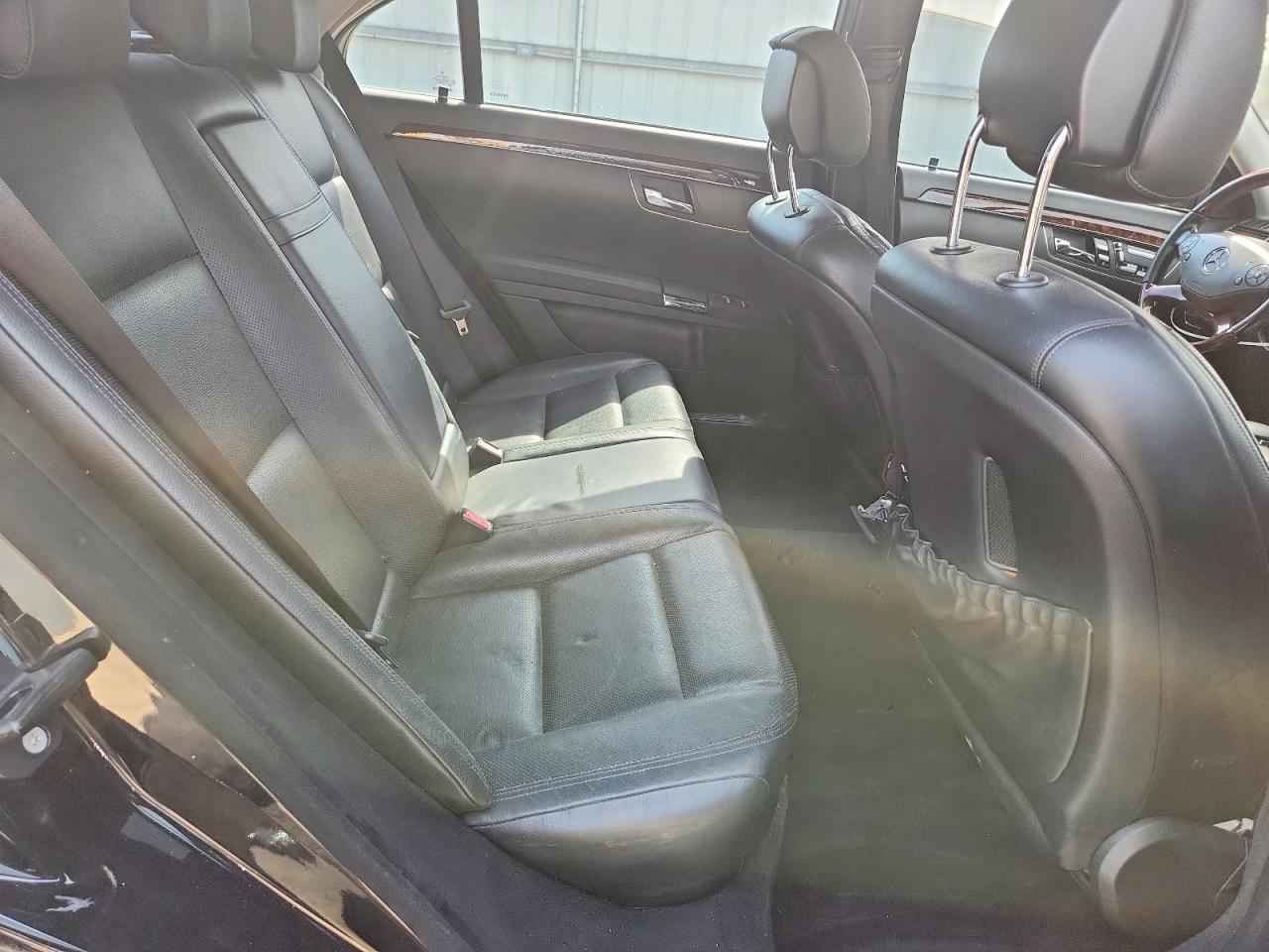 Mercedes-Benz S-Class 550