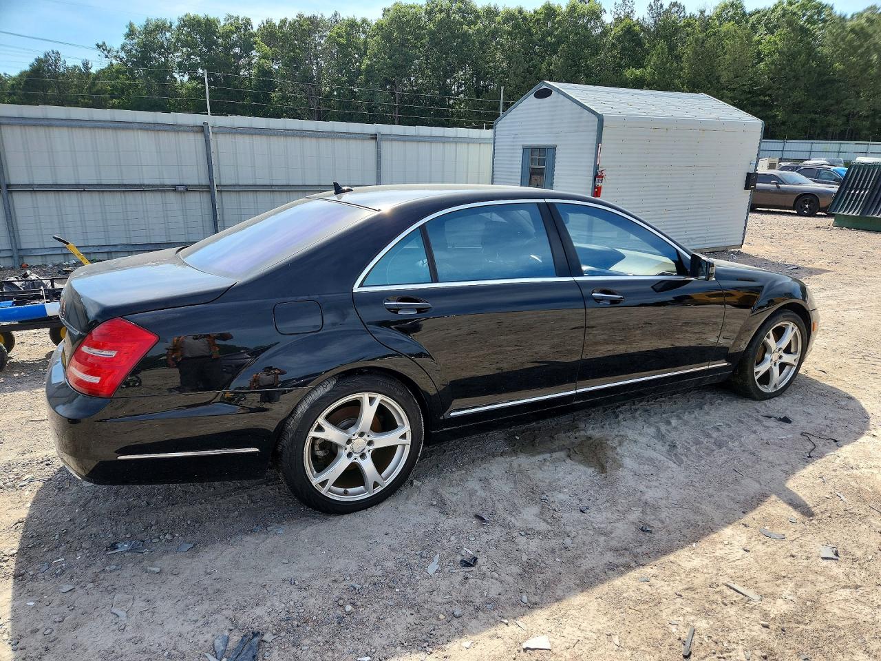 Mercedes-Benz S-Class 550