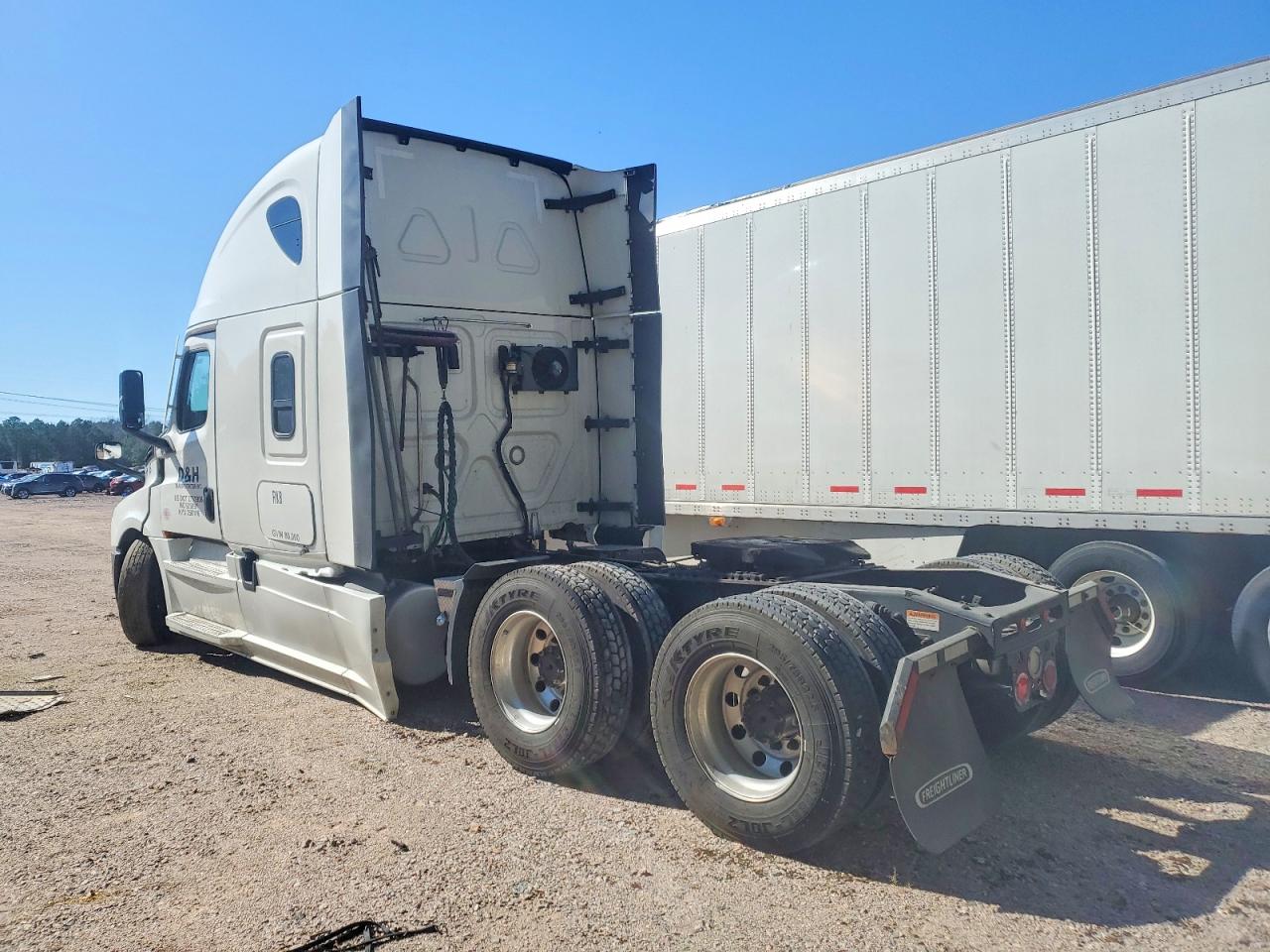 Freightliner Cascadia 1