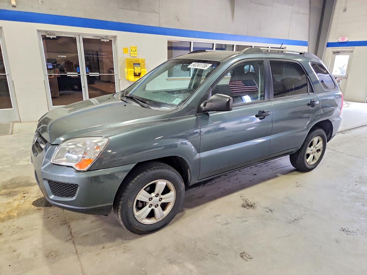 Salvage Kia Sportage Image