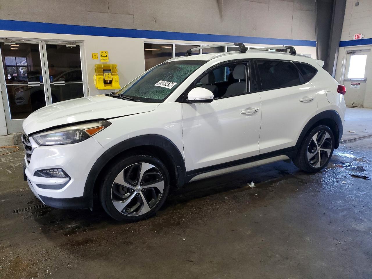 Salvage Hyundai TUCSON Image