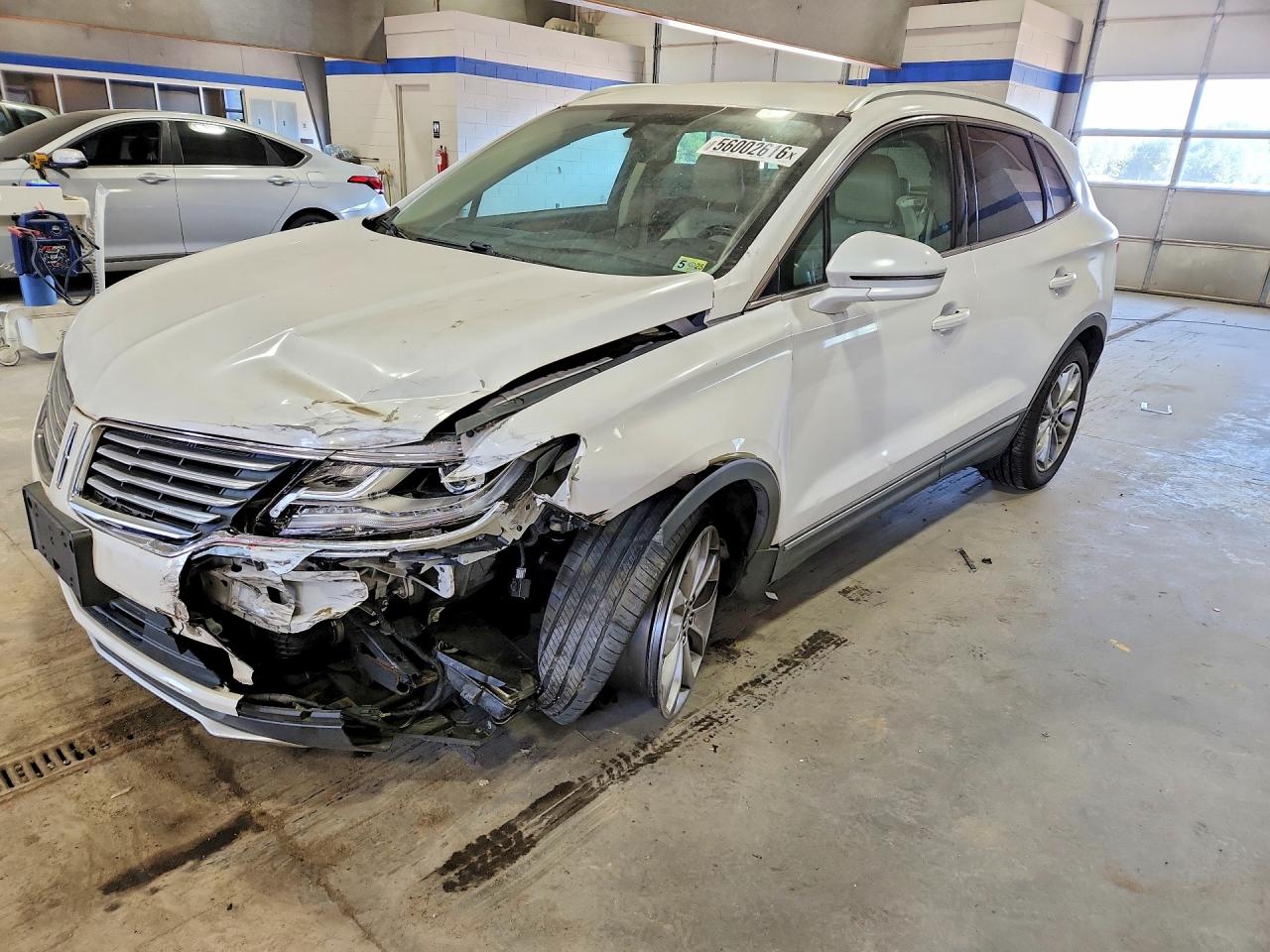 Salvage Lincoln MKC Image