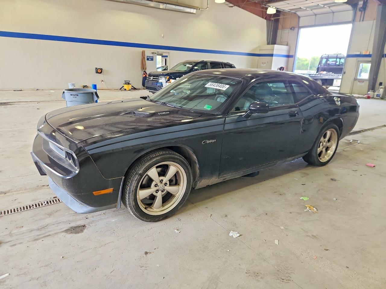 Salvage Dodge Challenger Image