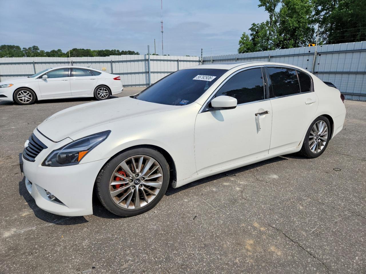 Salvage INFINITI G37 Image