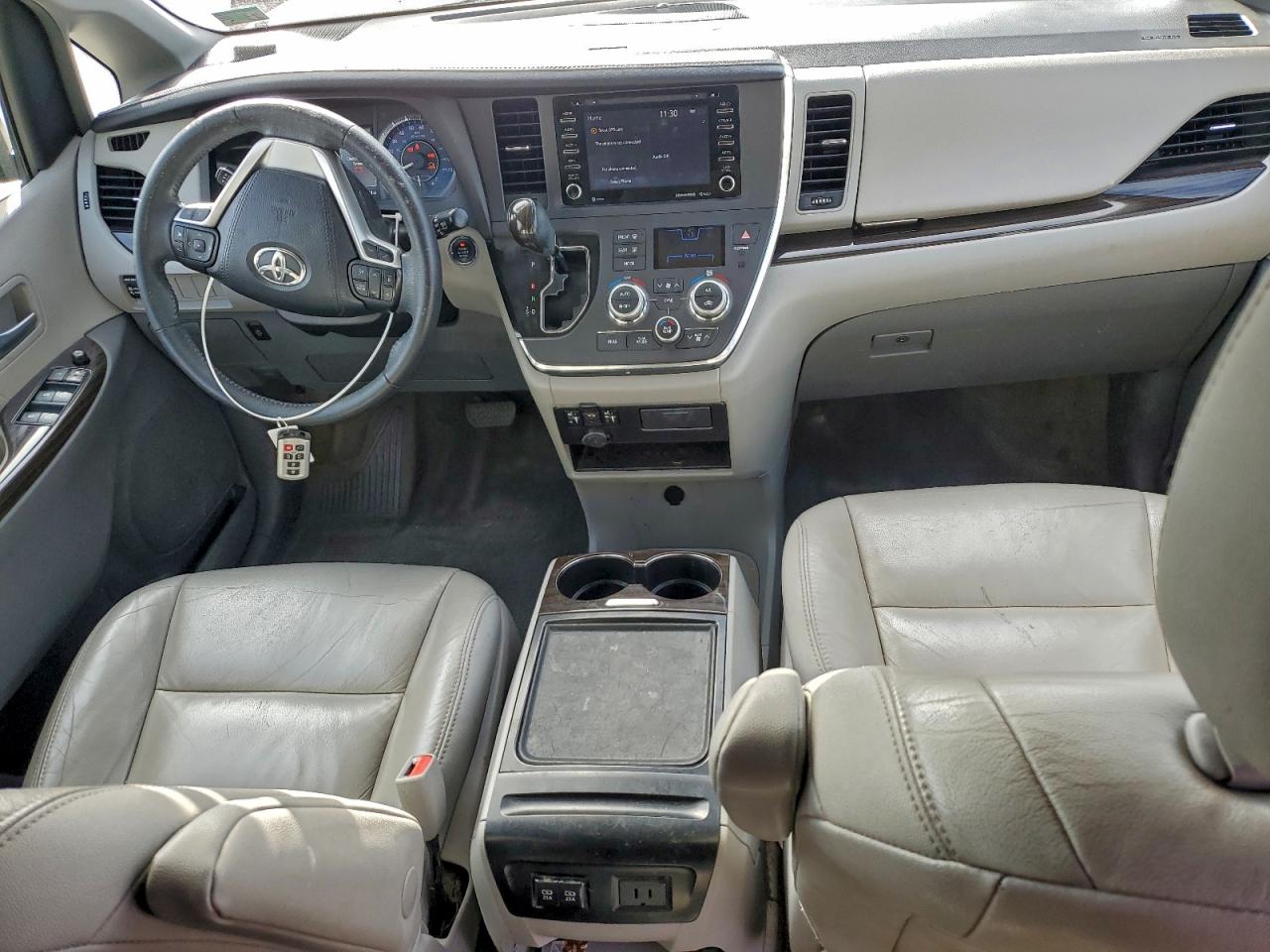 Toyota Sienna Xle
