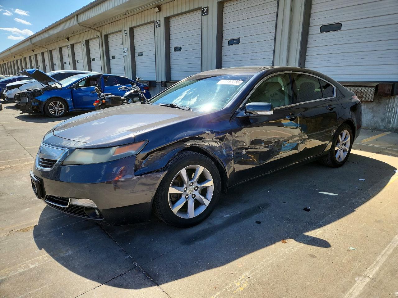 Salvage Acura TL Image