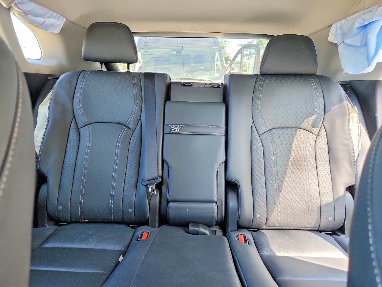 Lexus RX Base