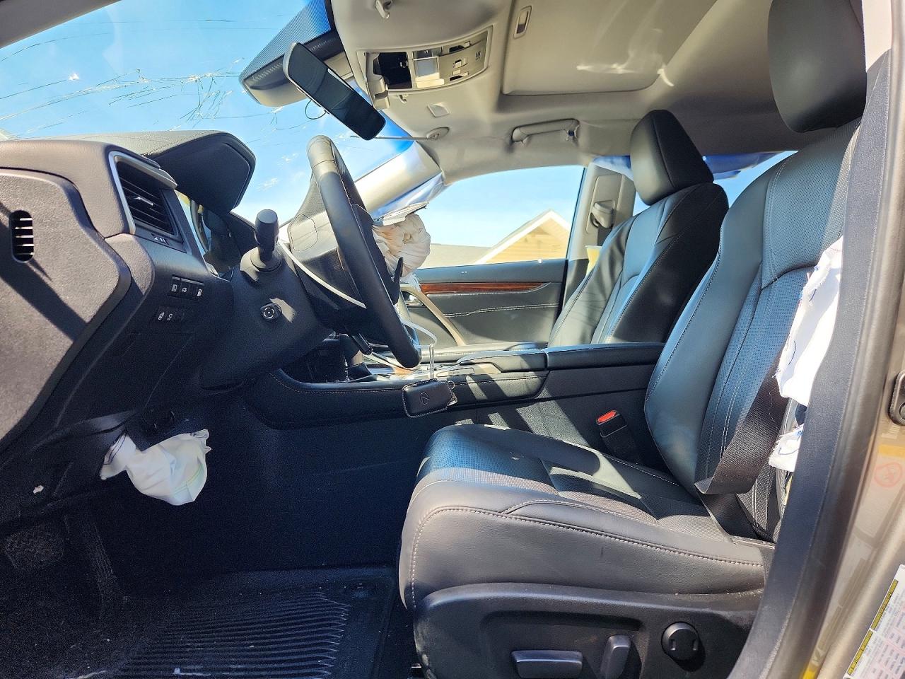 Lexus RX Base