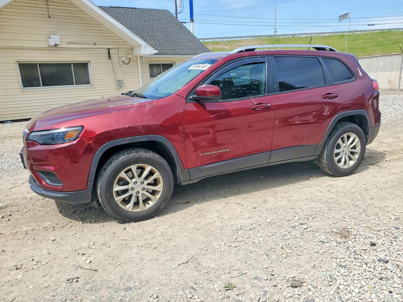 Salvage Jeep Cherokee Image