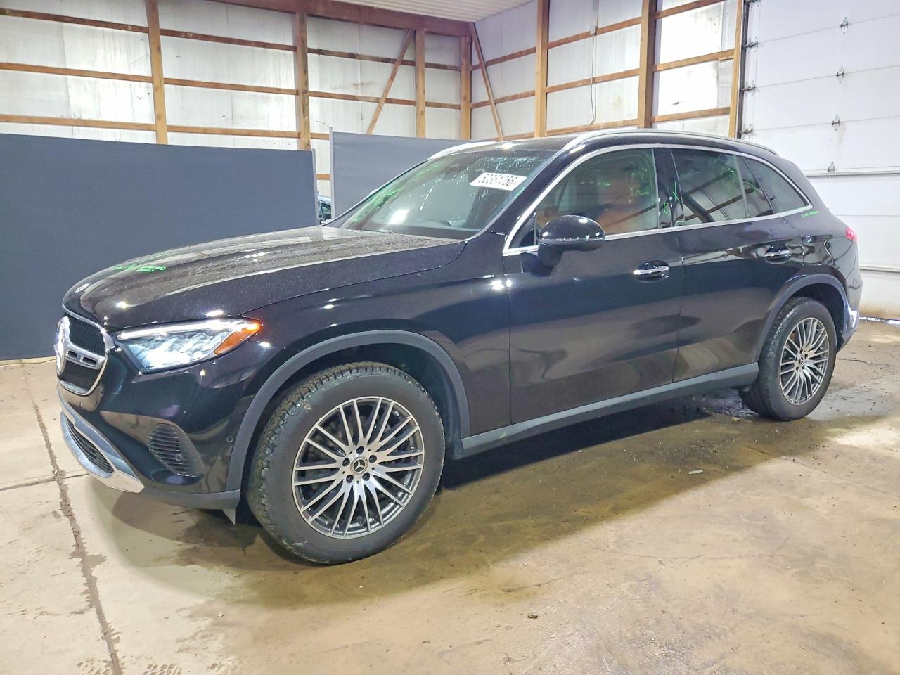 Salvage Mercedes-Benz GLC Image