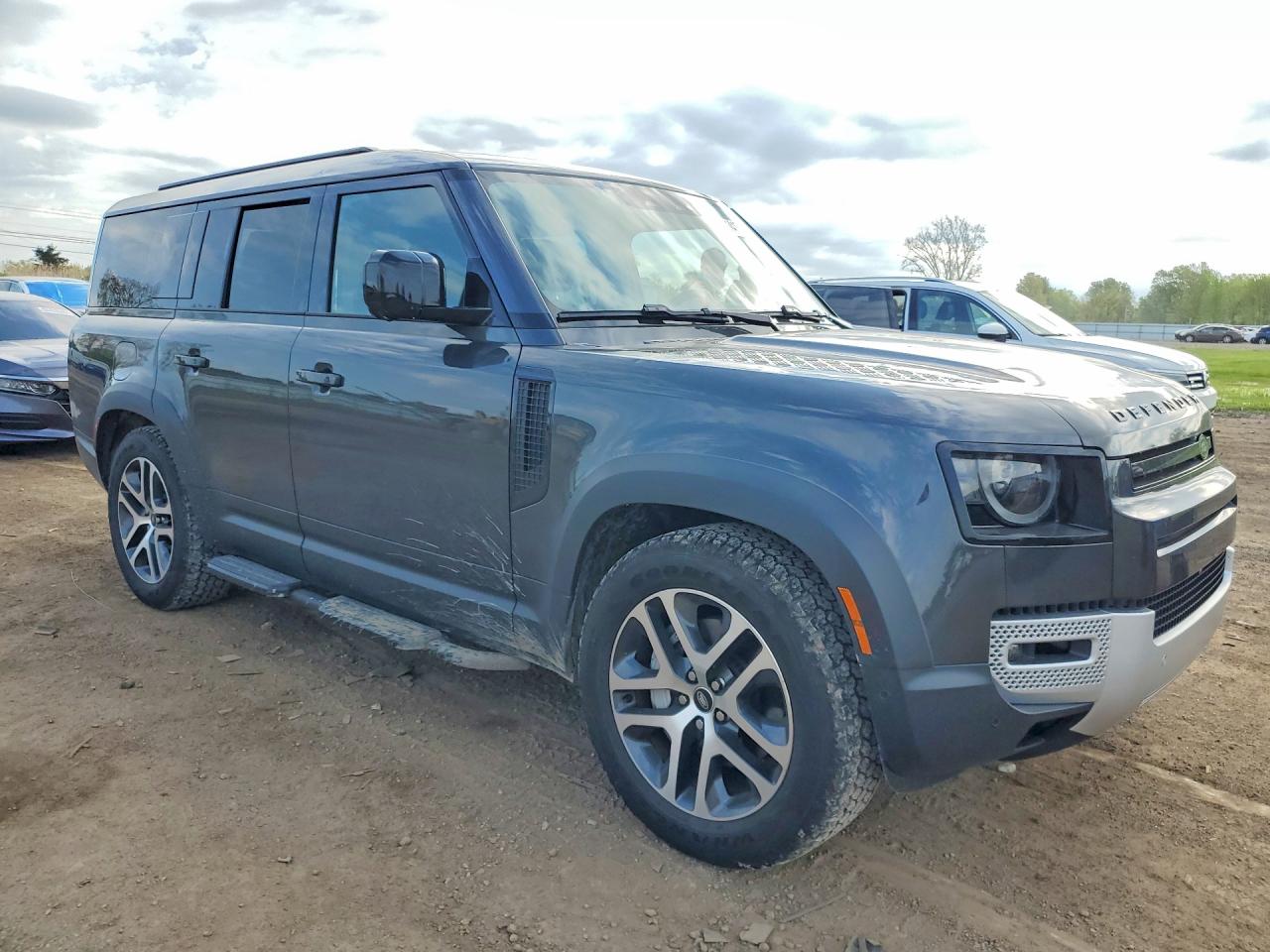 Land Rover Defender 130 S