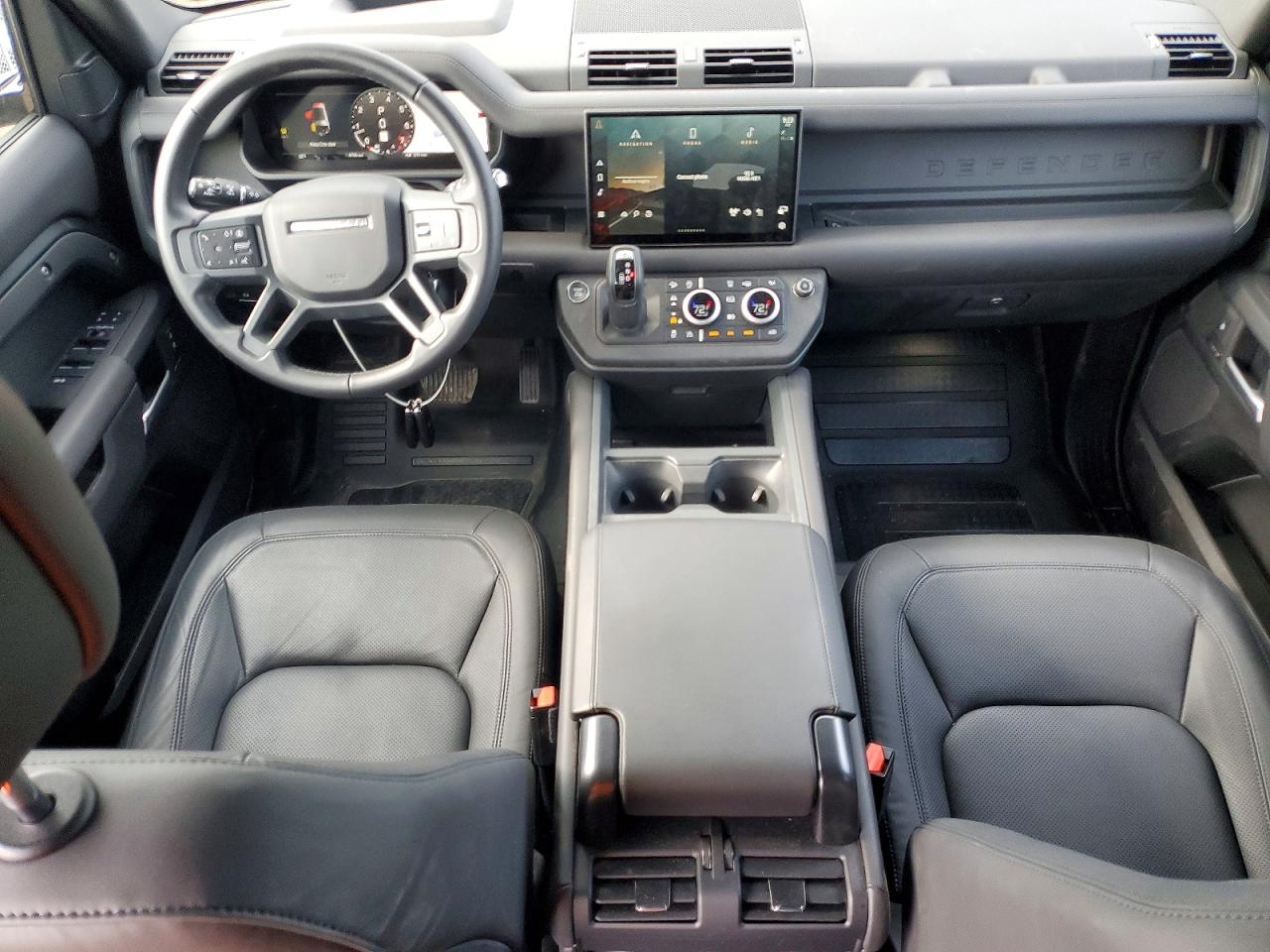 Land Rover Defender 130 S
