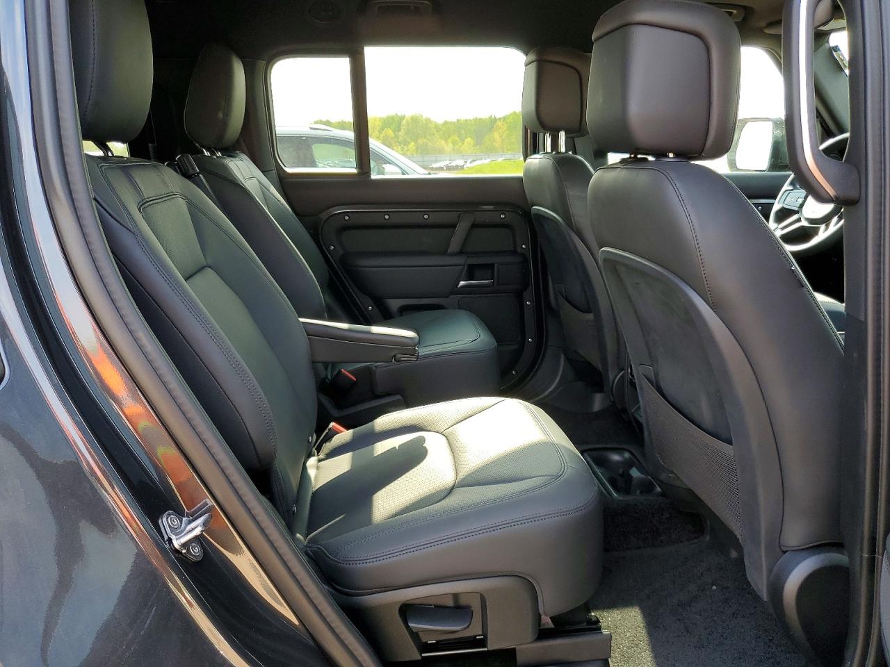 Land Rover Defender 130 S