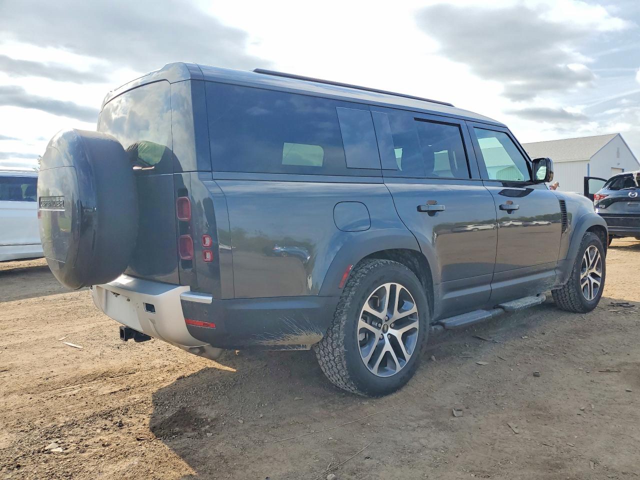 Land Rover Defender 130 S