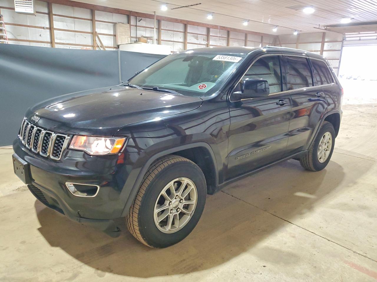 Salvage Jeep Cherokee Image