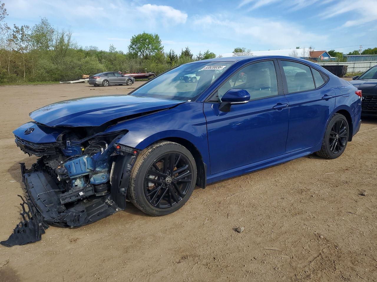 Salvage Toyota Camry Image