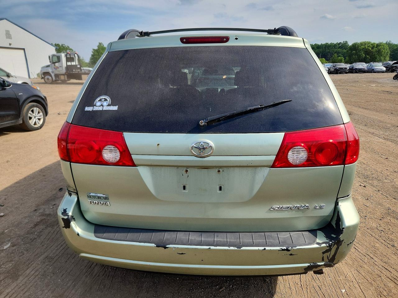 Toyota Sienna Le 7 Passenger