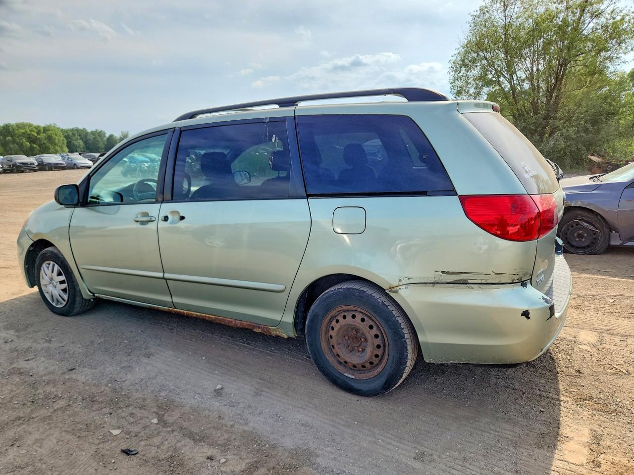 Toyota Sienna Le 7 Passenger