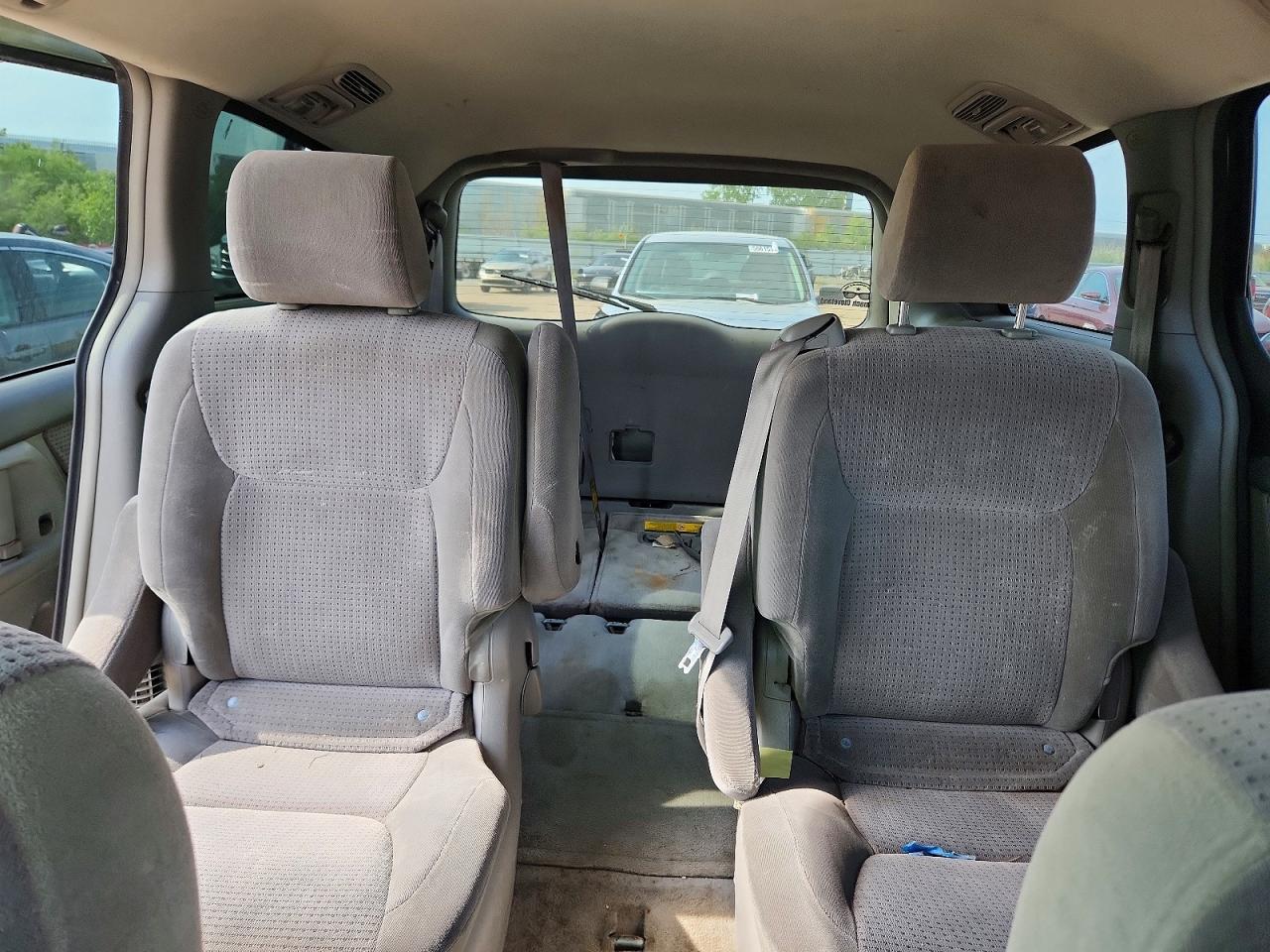 Toyota Sienna Le 7 Passenger