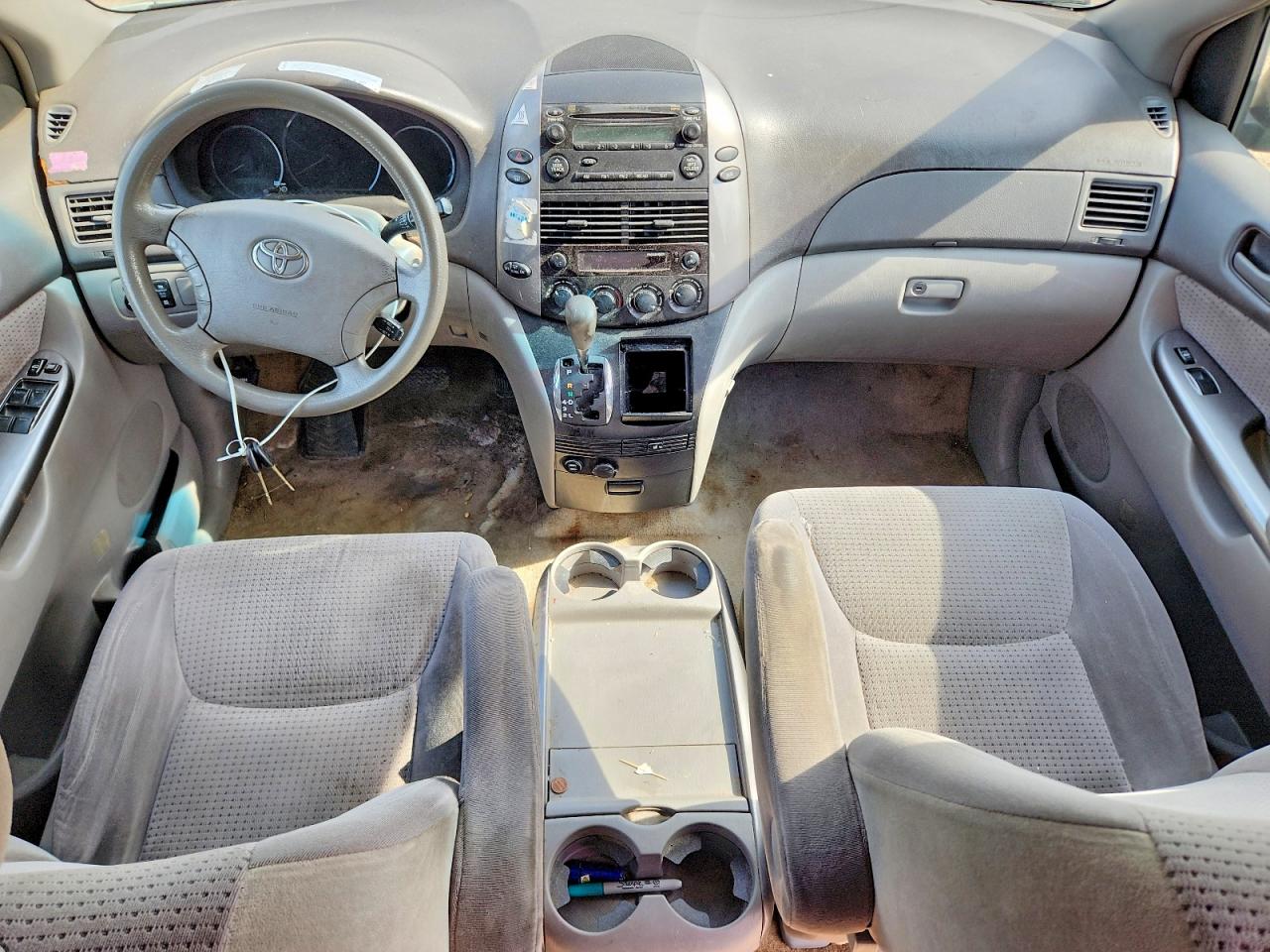 Toyota Sienna Le 7 Passenger