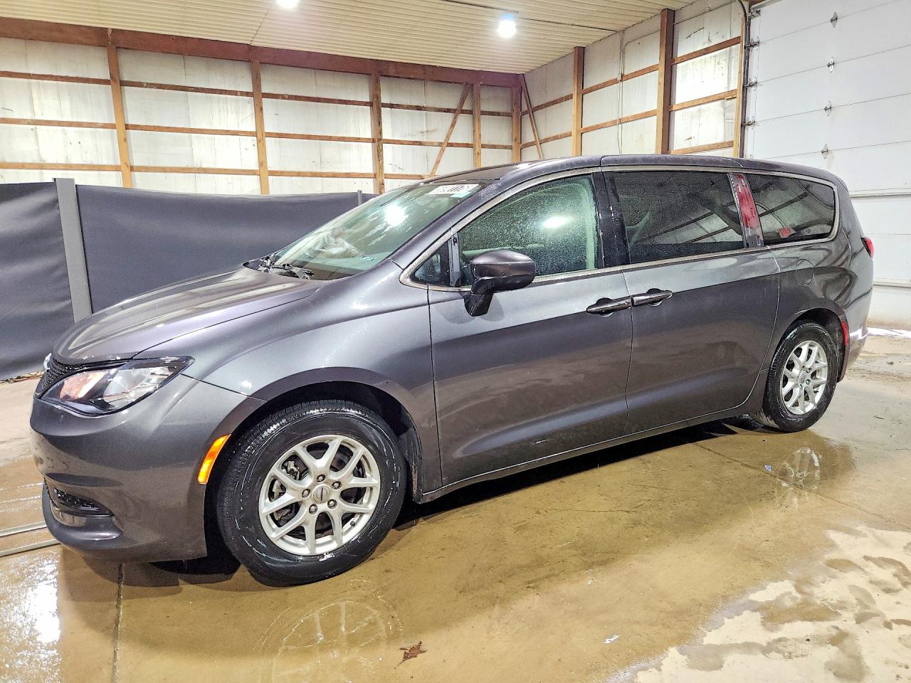 Salvage Chrysler Minivan Image