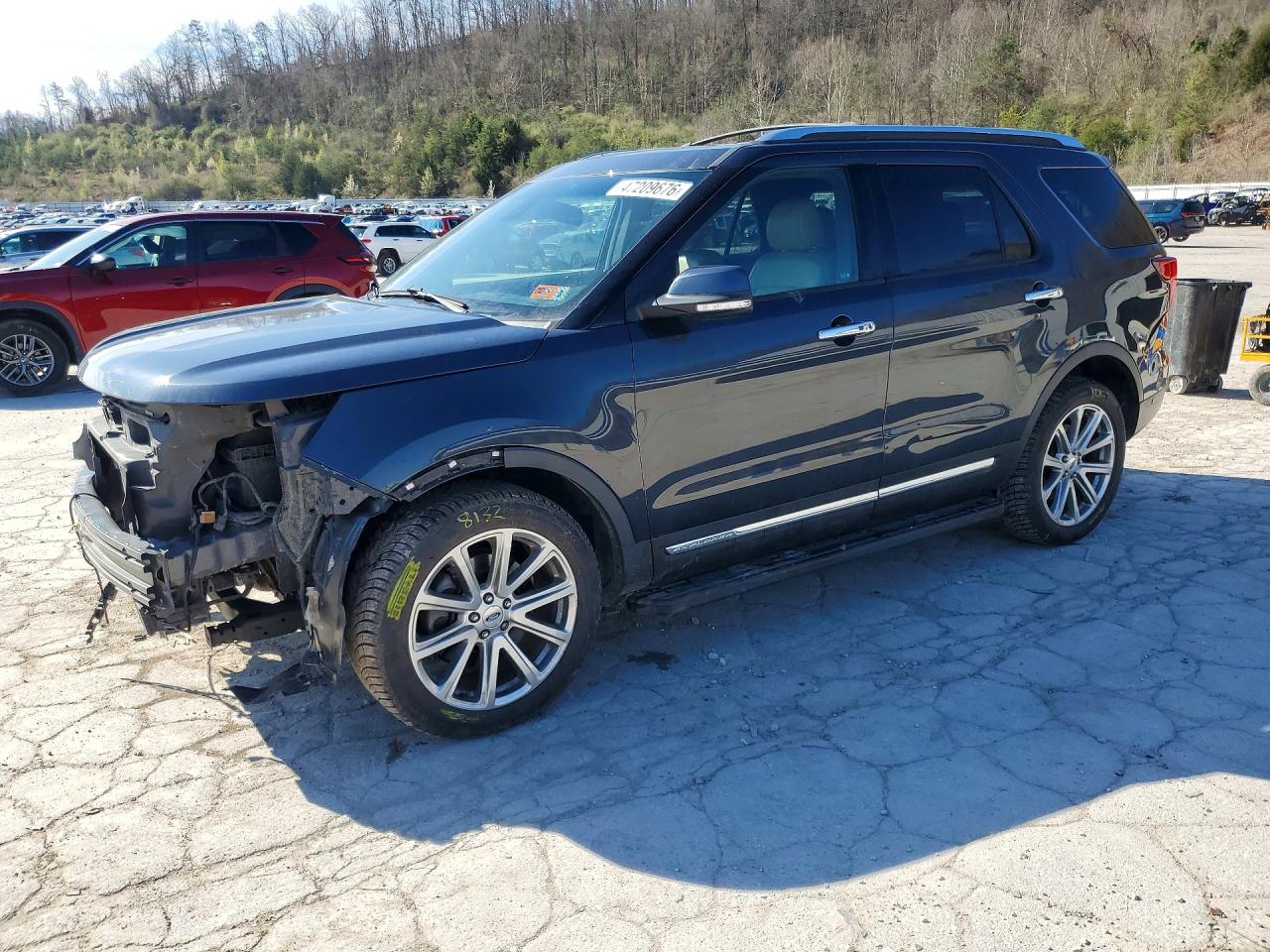 Salvage Ford Explorer Image