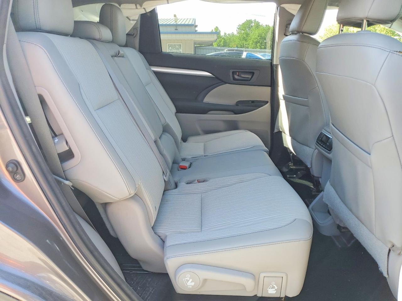 Toyota Highlander Le Plus