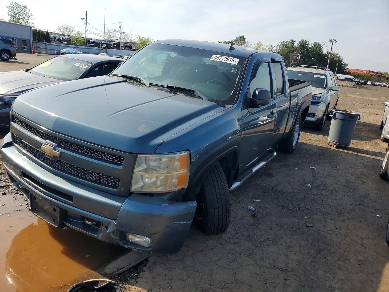 Salvage Chevrolet Silverado Image