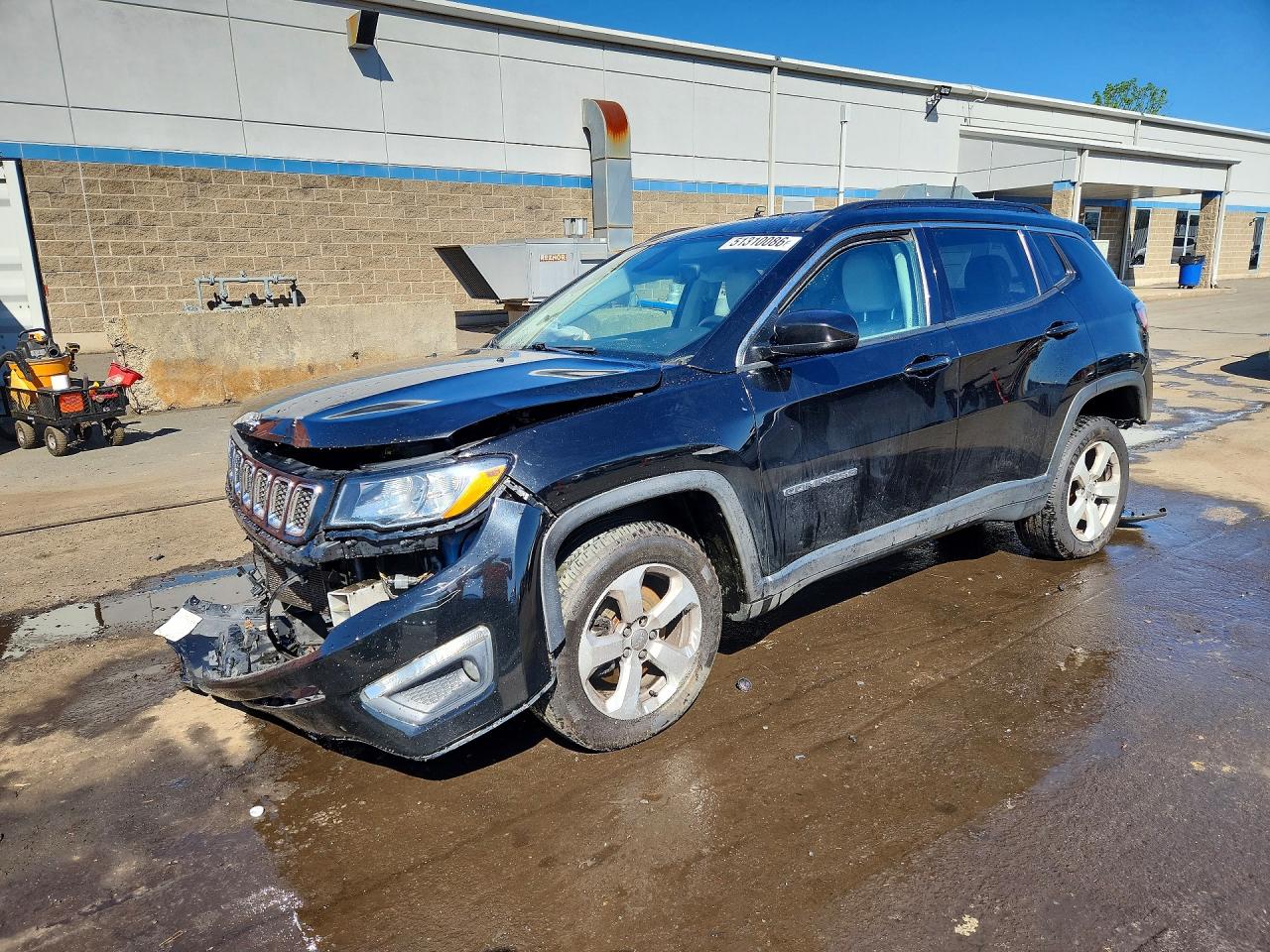 Salvage Jeep Compass Image