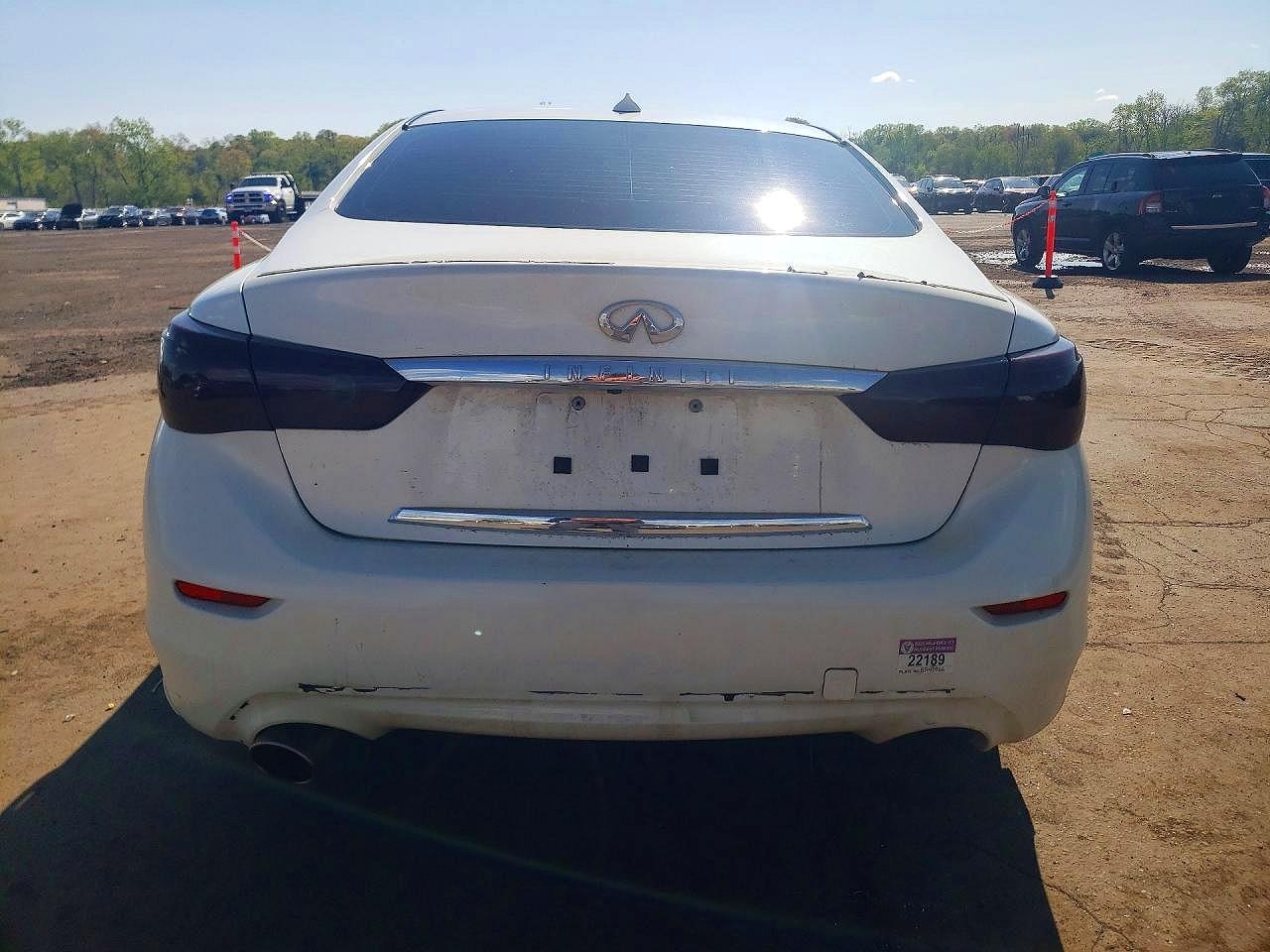 INFINITI Q50 Premium