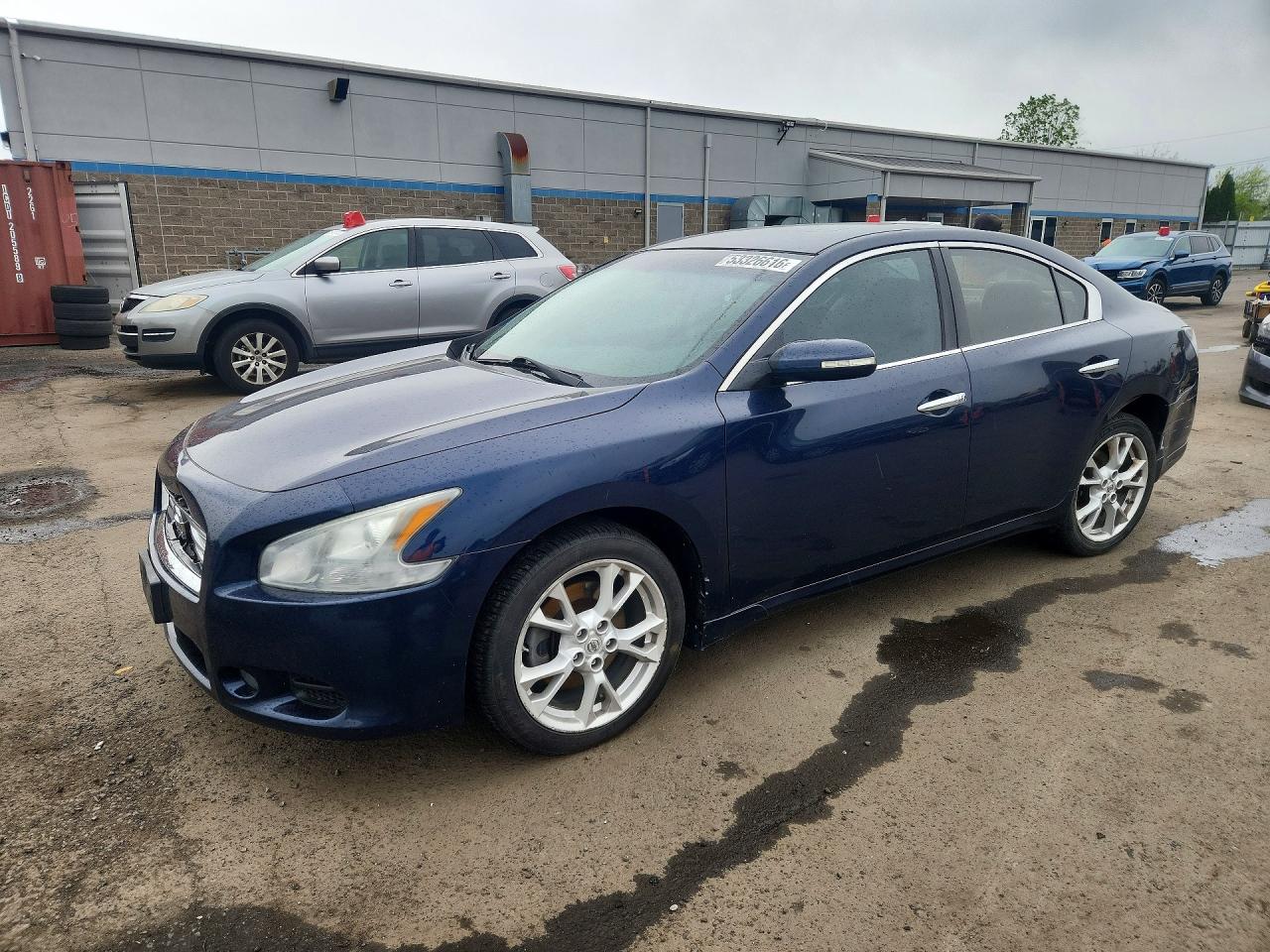 Salvage Nissan Maxima Image