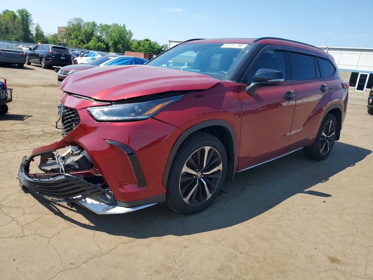 Salvage Toyota Highlander Image