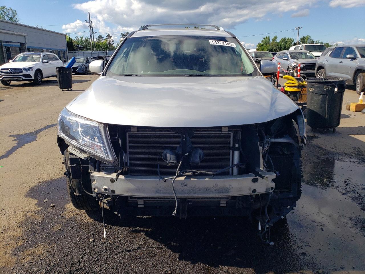 Nissan Pathfinder S